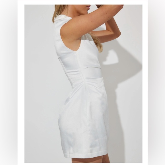 Graduation/Bridal Dress - Picture 2 of 3